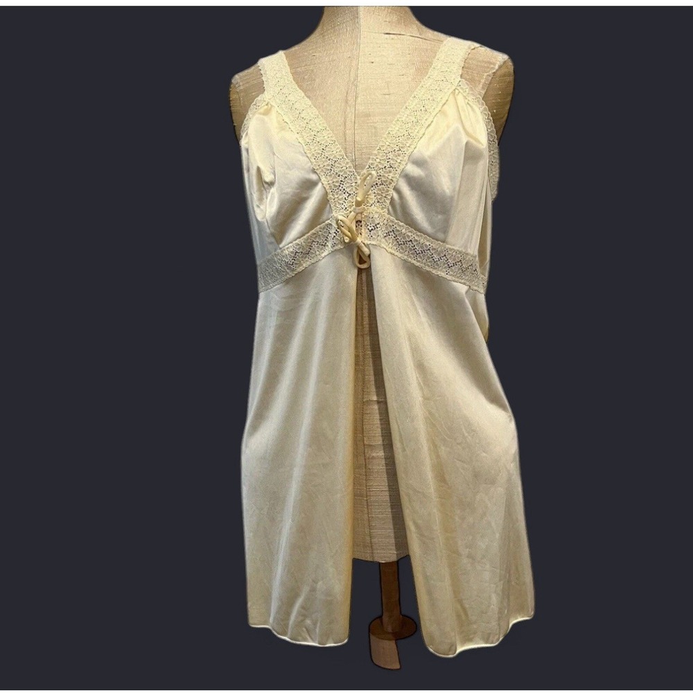 Vintage Vanity Fair Peignoir Set Small Lingerie Babydoll Coquette Y2K Low Cut